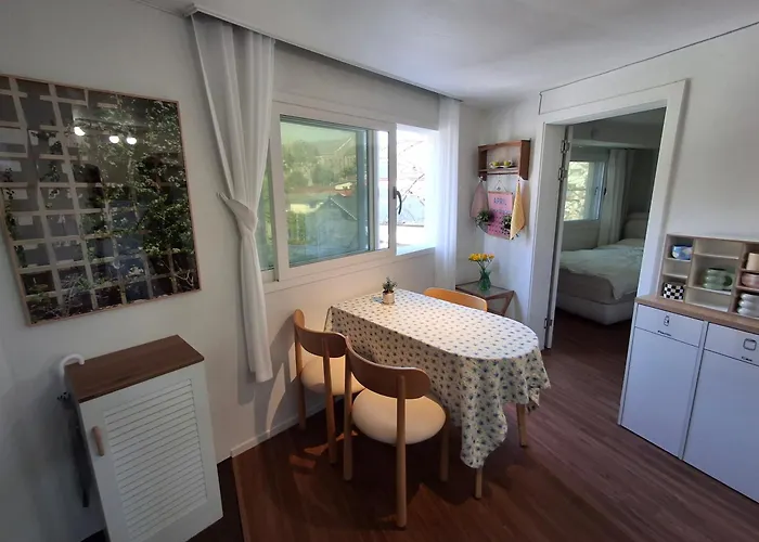 Heart Of Bukchon Apartment